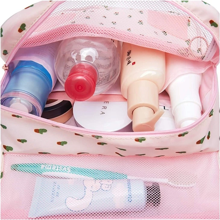Fashionable And Functionable Cosmetic Bag